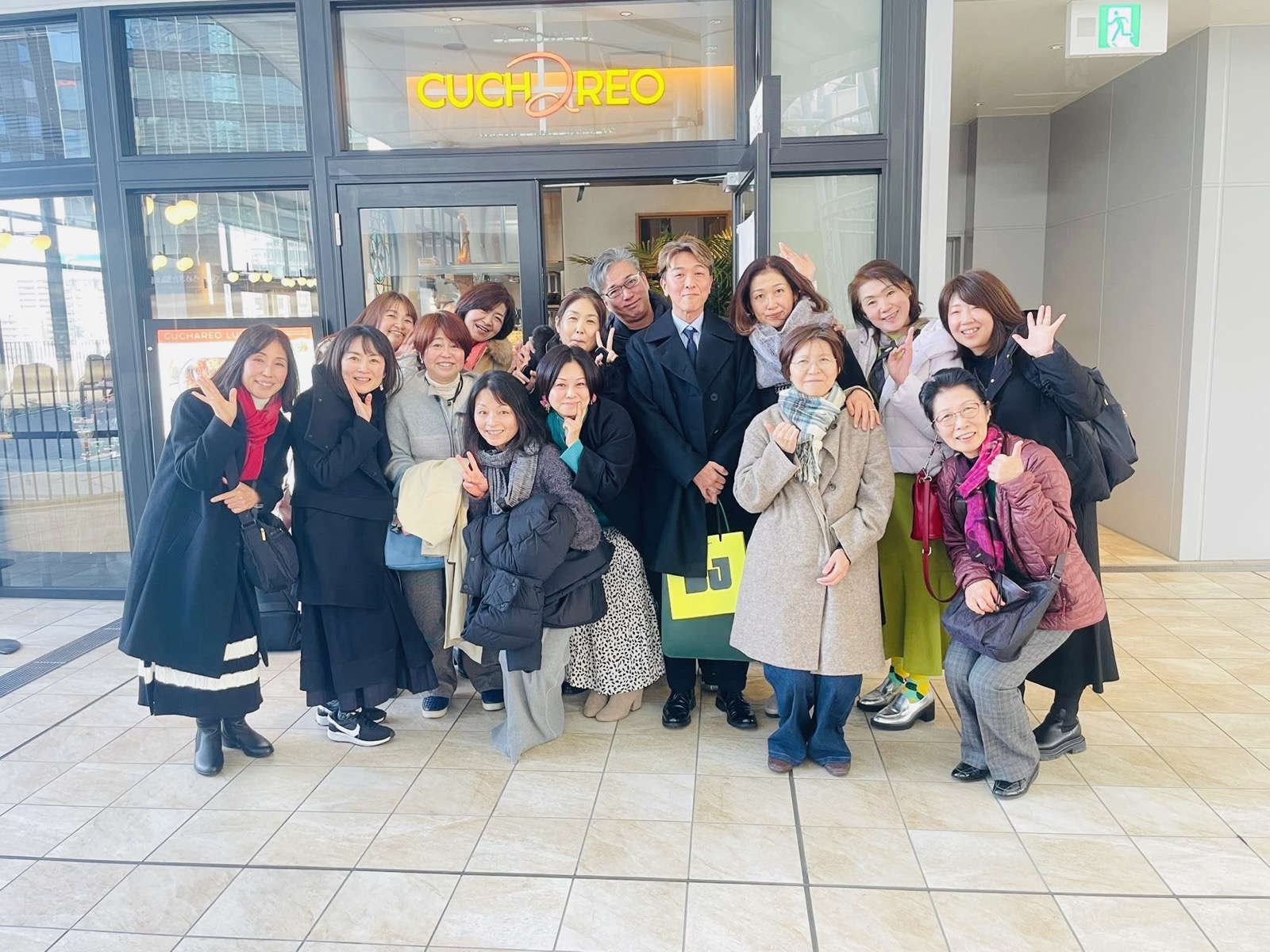 遠足で集まったMIRAKLの仲間たちの集合写真